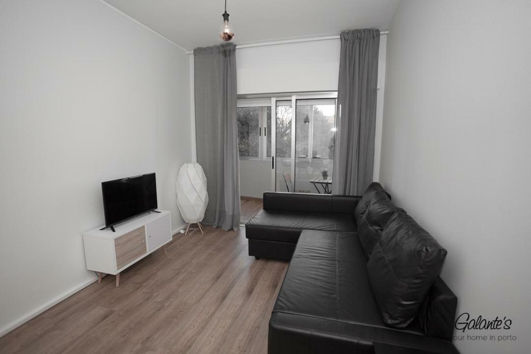 Downtown 3 Bedroom With Balcony - Quiet Street - Family Friendly - Groups Porto Exterior foto