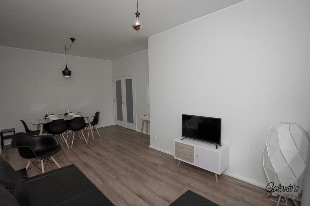Downtown 3 Bedroom With Balcony - Quiet Street - Family Friendly - Groups Porto Exterior foto